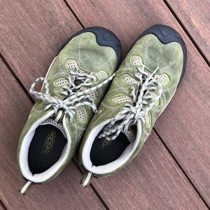 Keen Women’s Hiking Shoes - Green (8.0)